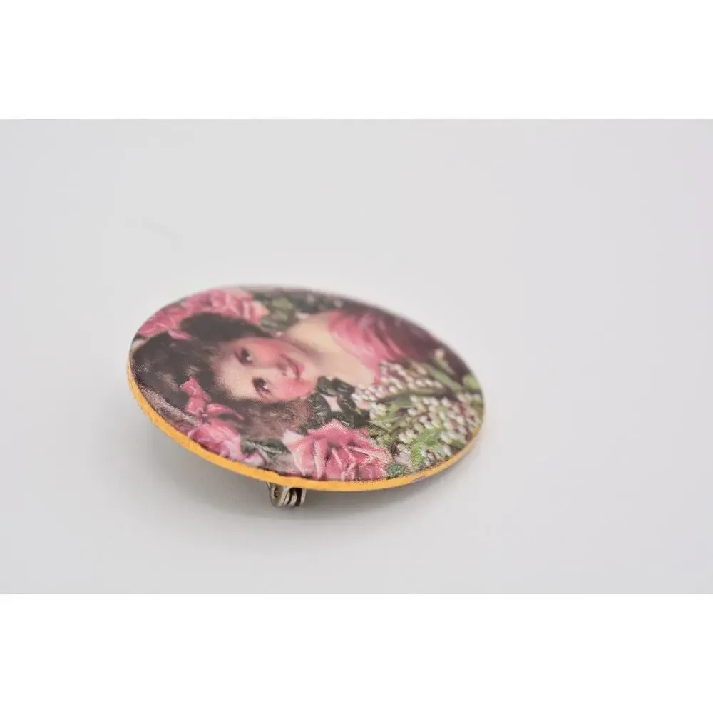 Vintage Porcelain Pin Brooch Girl Picture Screen Print Oldie Colorful 90s BinAT